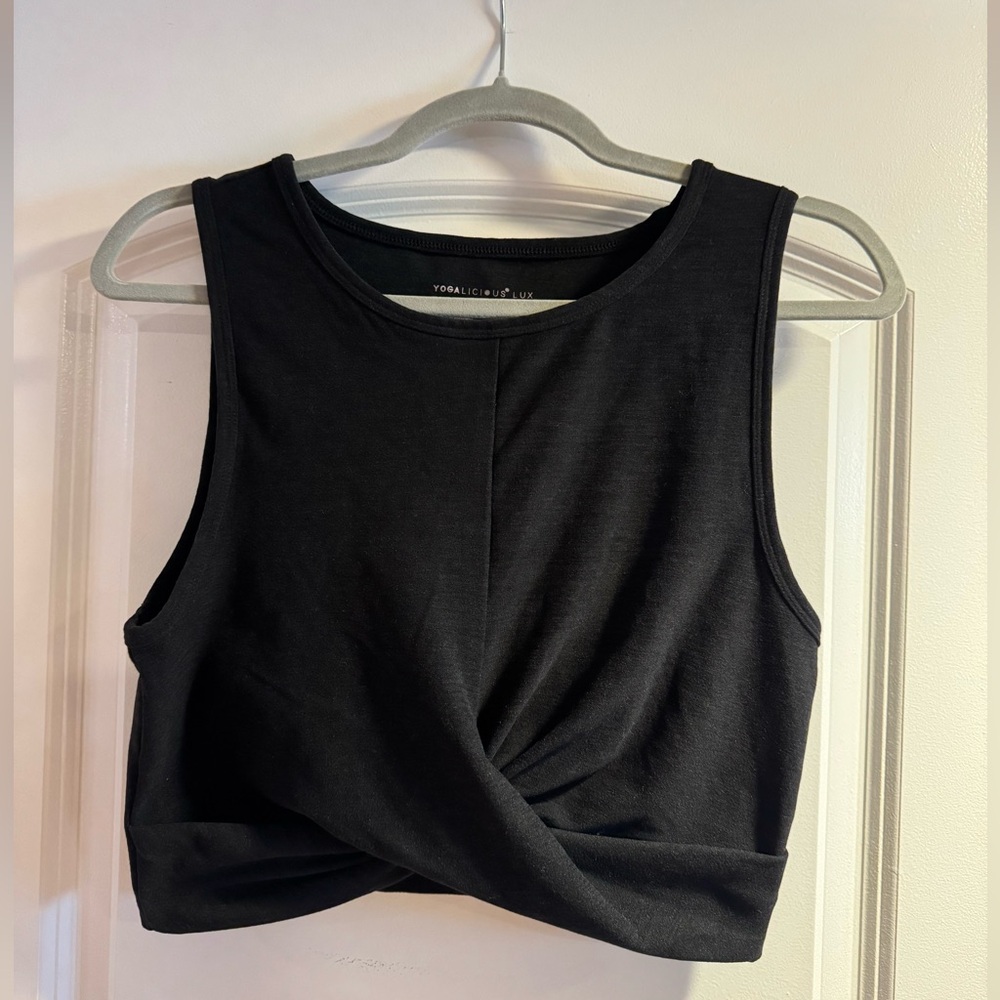 Yogalicious Black Twist-Front Cropped Tank